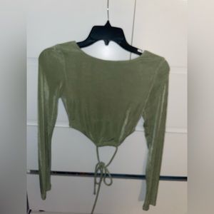 princess polly cropped green long sleeve top!